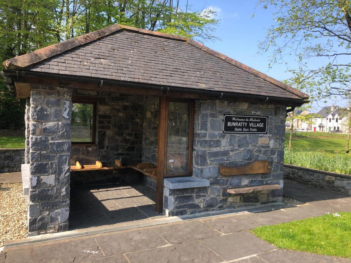 The Courtyard B&B Bunratty Exterior foto