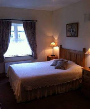 The Courtyard B&B Bunratty Exterior foto